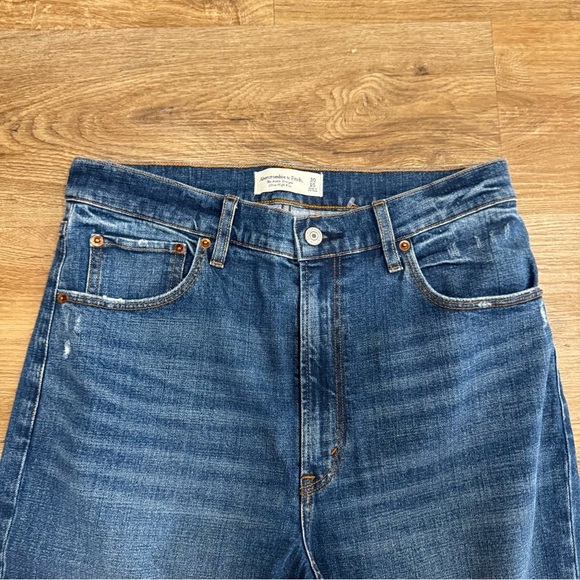 Abercrombie Ultra High Rise Ankle Straight Blue Jean Lightweight Size 10/30 NEW - Picture 3 of 6